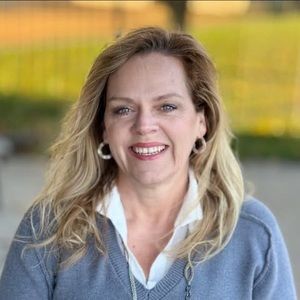 Meet your Posher, Debbie